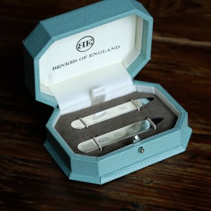 Feature Hallmark Collar Stays